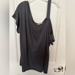 Cyanstyle Cold/Off Shoulder Gray and Black Tops Women’s Size 2XL (two tops)